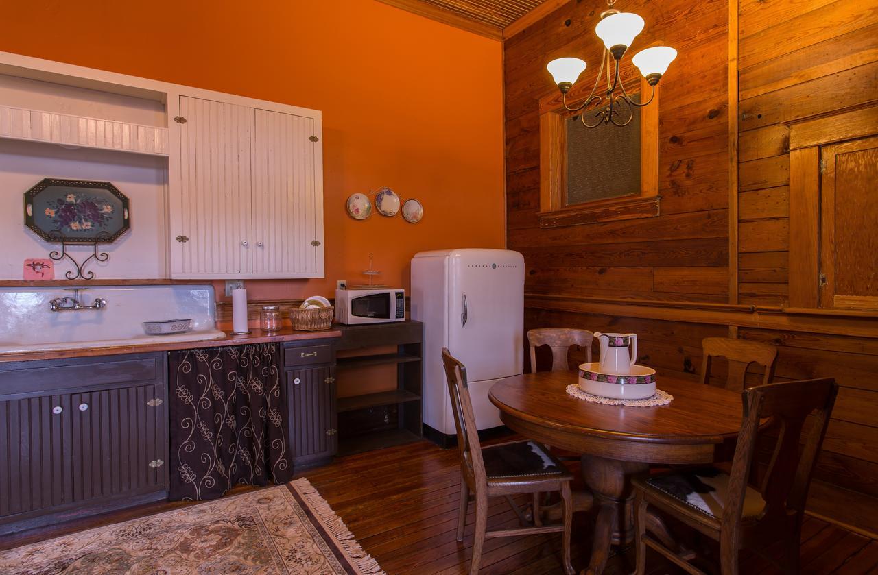 Upstairs Inn Hico Εξωτερικό φωτογραφία