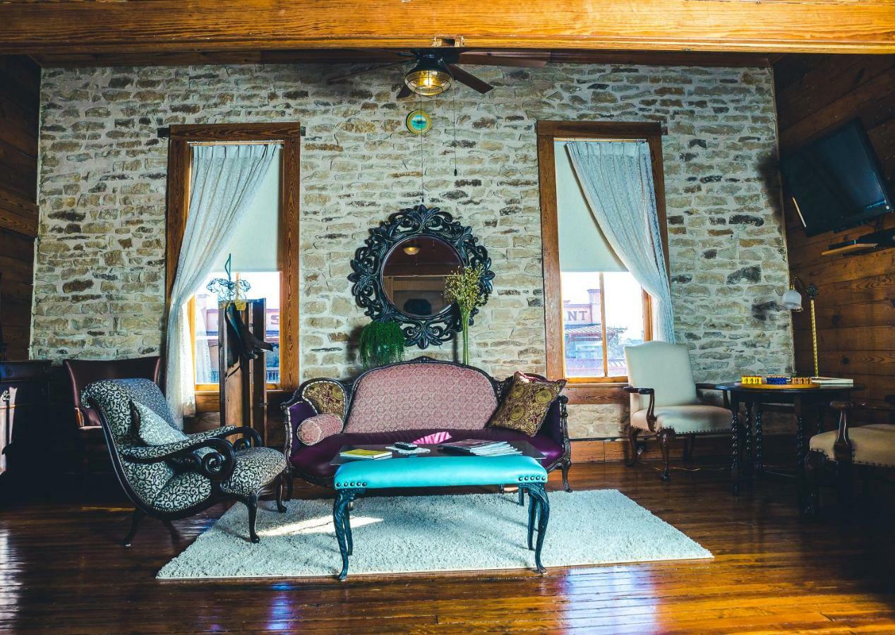 Upstairs Inn Hico Εξωτερικό φωτογραφία